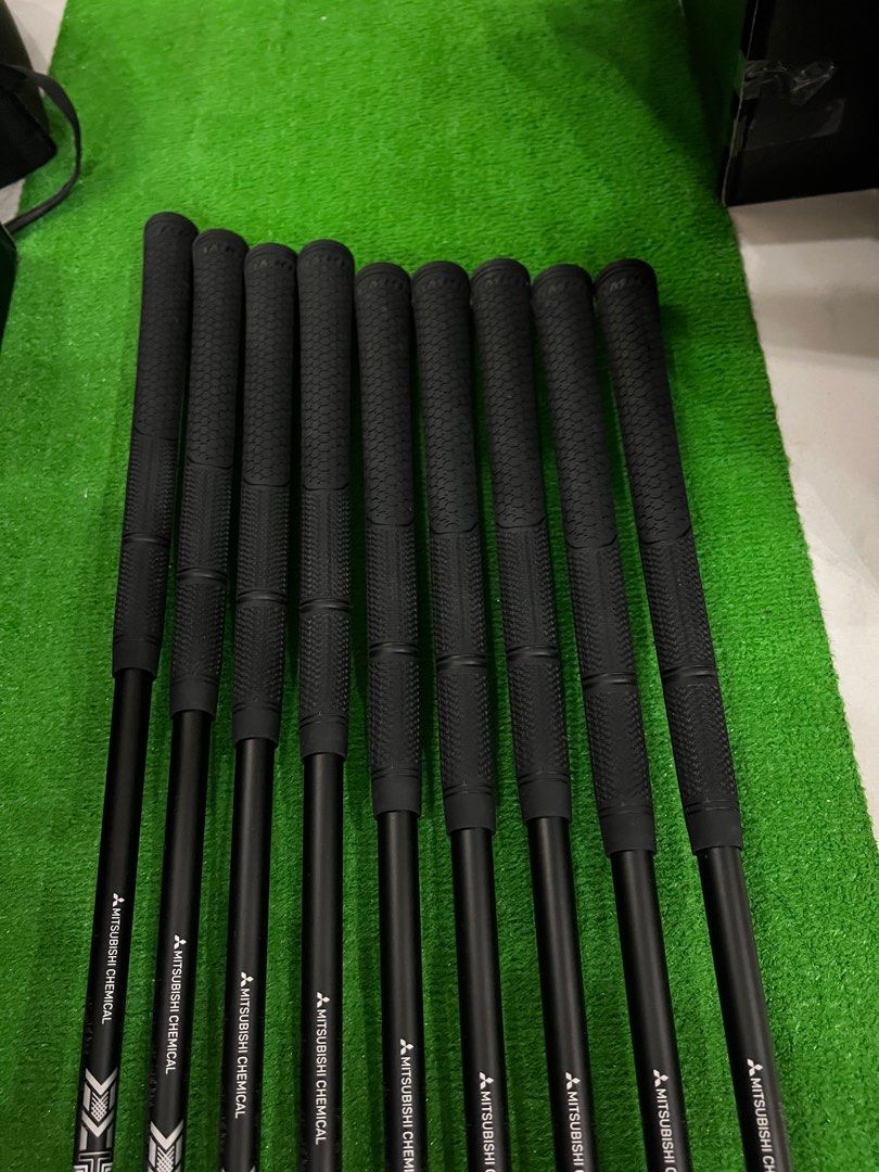 NEW PXG 0211 XCOR2 V3 Chrome Irons (5-L) [9 Pieces] (With Mitsubishi MMT 70 Regular Flex Graphite Shaft)[RIGHT HANDED GOLF CLUB]